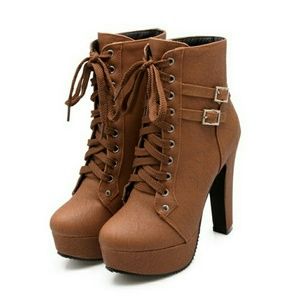 Heeled booties